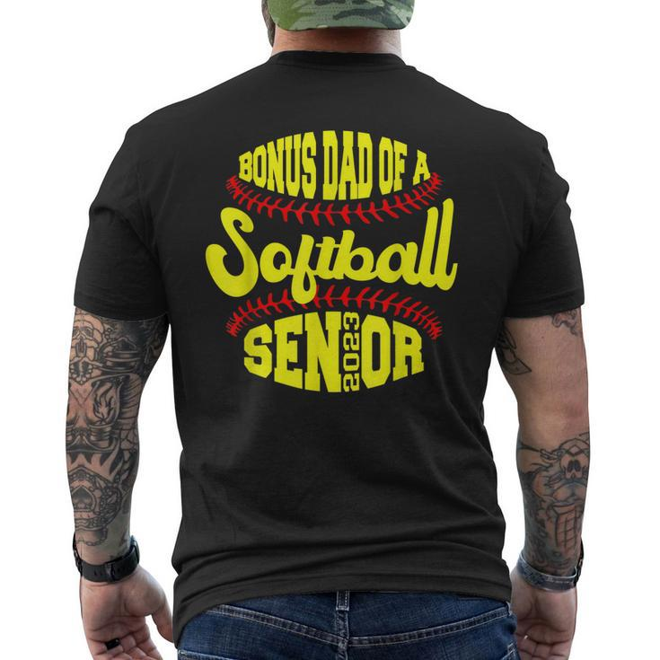 Proud Bonus Dad Of A Softball Senior 2023 Vintage Graduate Mens Back Print T-shirt