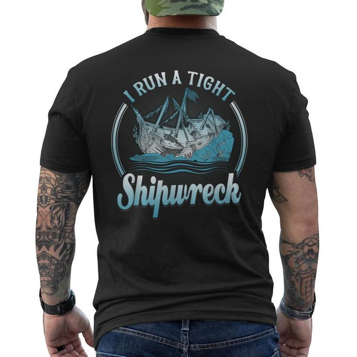 I Run A Tight Shipwreck Vintage Mom Dad V2 Men's T-shirt Back Print