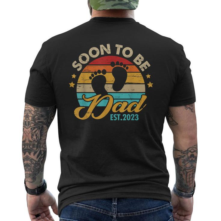 Mens Soon To Be Dad 2023 Fathers Day First Time Dad Pregnancy Men's T-shirt Back Print