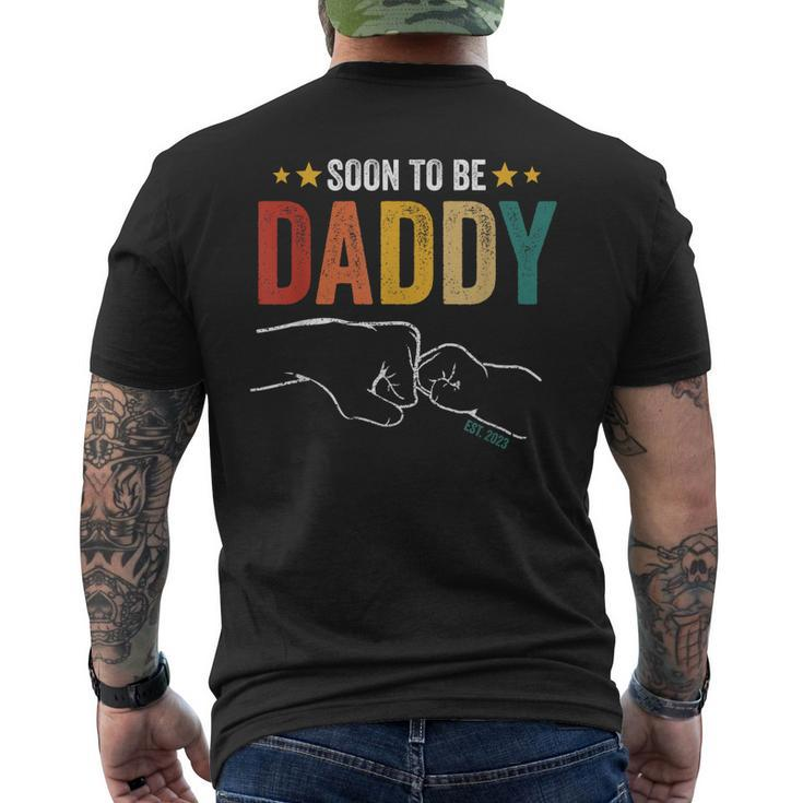 Soon To Be Daddy Est2023 Retro Vintage Dad Fathers Day Men's T-shirt Back Print