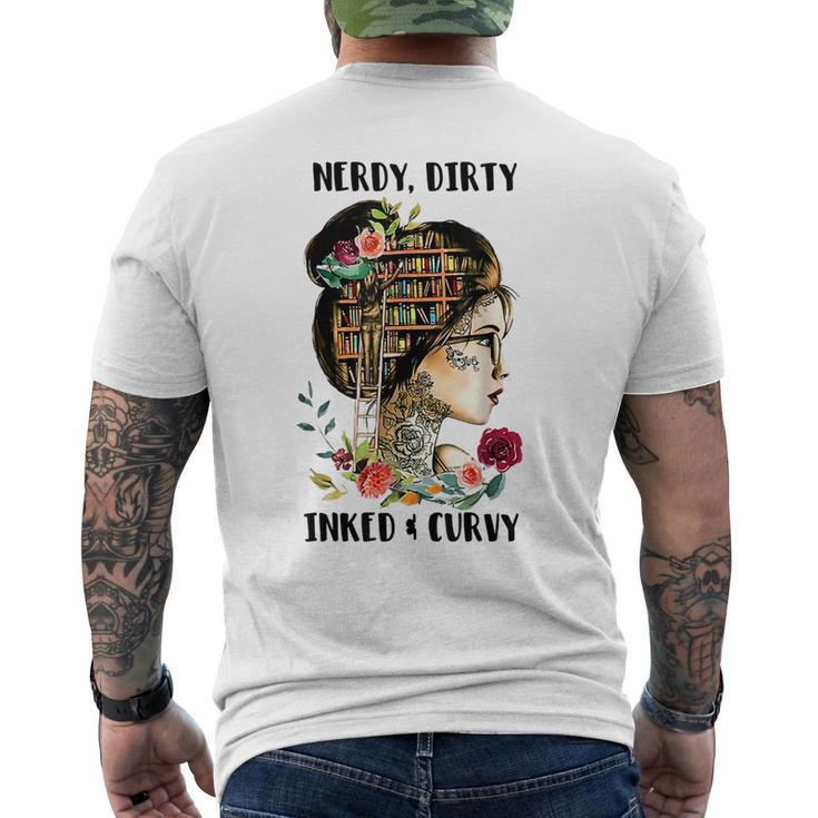 Nerdy Dirty Inked Curvy Girl Tattoo Reading Lover Men's Back Print T-shirt