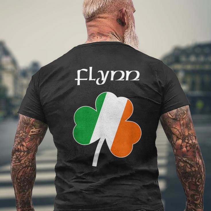 FlynnFamily Reunion Irish Name Ireland Shamrock Mens Back Print T-shirt Gifts for Old Men