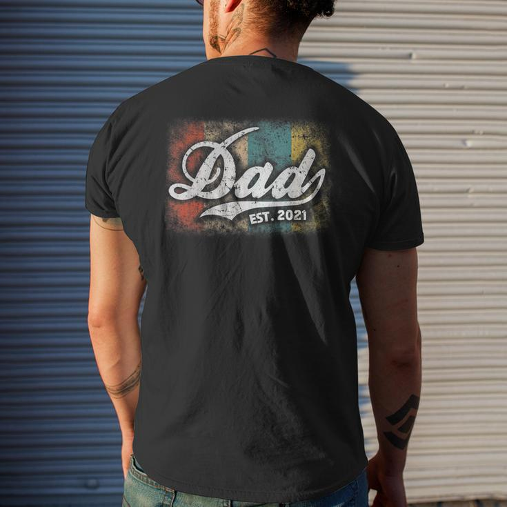 Mens Vintage Fathers Day Promoted To Dad Est 2021 New Dad Men's T-shirt Back Print Gifts for Him