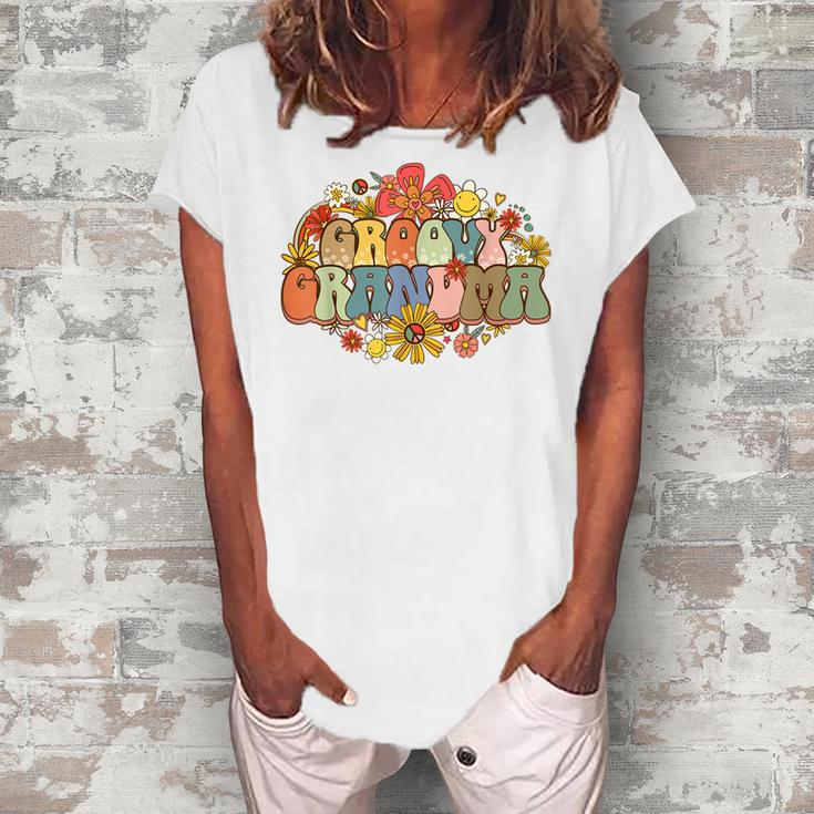 Groovy Grandma Vintage Colorful Flowers Grandmother Women's Loosen T-Shirt