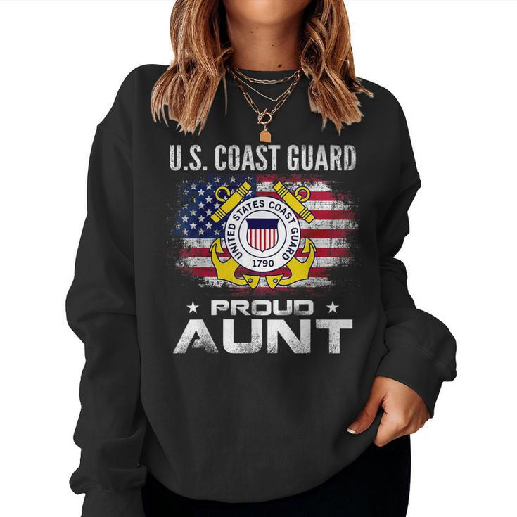 US Coast Guard Proud Aunt With American Flag Gift Veteran  Women Crewneck Graphic Sweatshirt