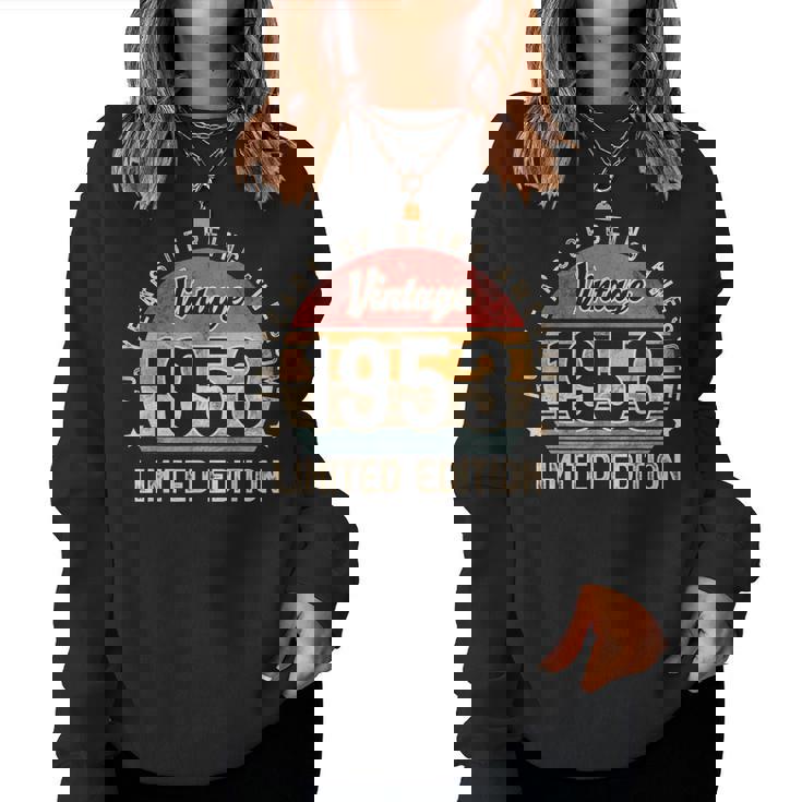 Vintage 1953 70 Year Old For Man Woman 70Th Birthday Women Sweatshirt