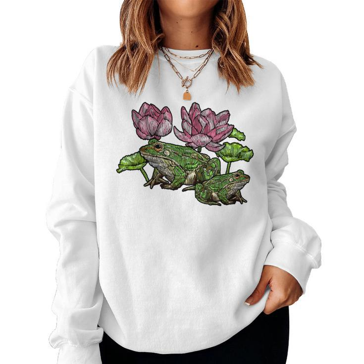 Cottagecore Aesthetic Embroidery Frogs Butterfly Frog Lover Women Sweatshirt