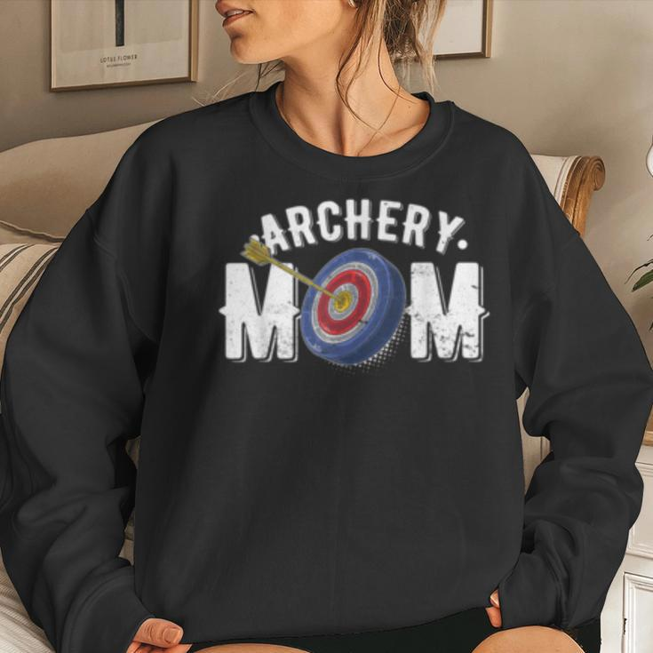 Archery Mom Bow Arrow Shooting Sports Hunter Women Women Crewneck Graphic Sweatshirt Gifts for Her