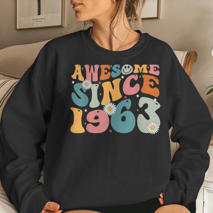 Awesome Since 1963 60Th Birthday Retro Gifts Born In 1963 Women Crewneck Graphic Sweatshirt Gifts for Her