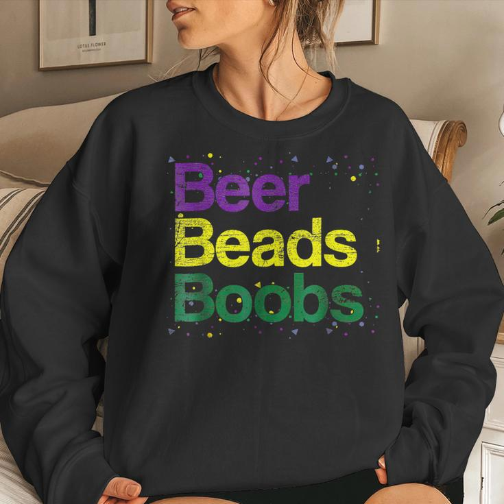 Beers Beads Boobs Funny Mardi Gras 2023 New Orleans Carnival Women Crewneck Graphic Sweatshirt Gifts for Her