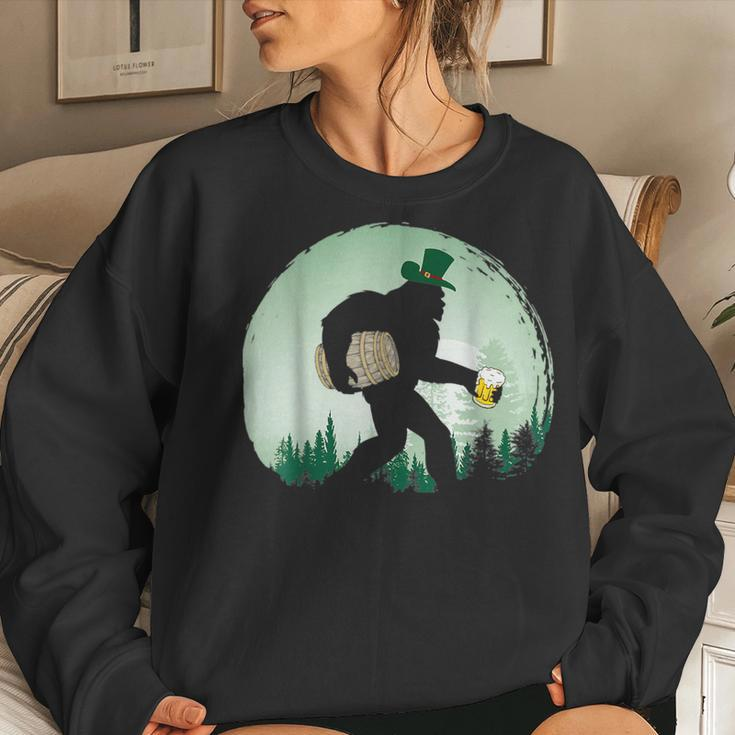 Bigfoot Irish Drinking Beer St Patricks Day Sasquatch Women Crewneck Graphic Sweatshirt Gifts for Her