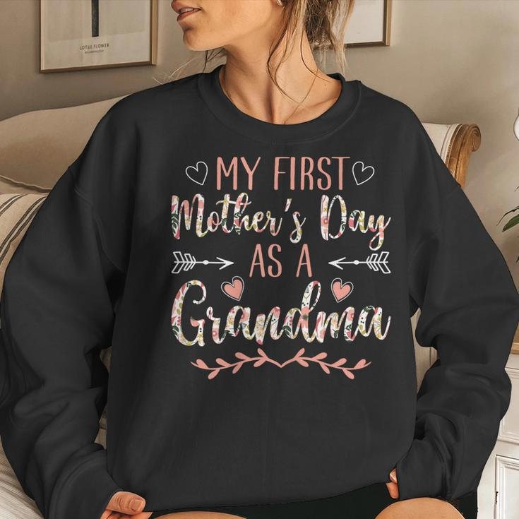 Womens My First As A Grandma 2023 Grandma Sweatshirt Gifts for Her