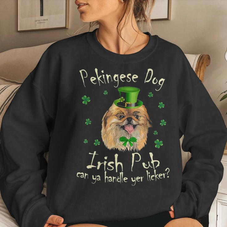 Funny Irish Pub Pekingese Mother Mom Women Dad Dog Pekingese Women Crewneck Graphic Sweatshirt Gifts for Her