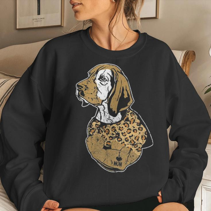 Funny Leopard Dog Beagle Mom Costume Mothers Day Gift Women Crewneck Graphic Sweatshirt Gifts for Her
