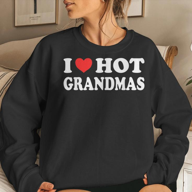 I Love Hot Grandmas Funny 80S Vintage Minimalist Heart Women Crewneck Graphic Sweatshirt Gifts for Her