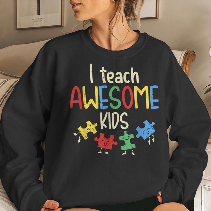 I Teach Awesome Kids Autism Special Education Teacher Women Crewneck Graphic Sweatshirt Gifts for Her