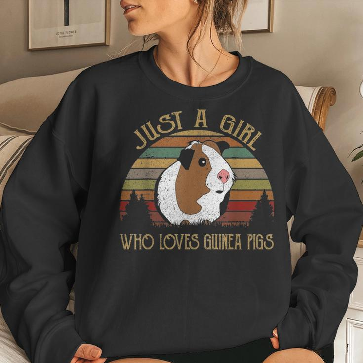 Just A Girl Who Loves Guinea Pig Mom Clothes For Women Women Crewneck Graphic Sweatshirt Gifts for Her