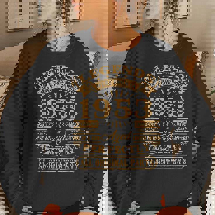 Legends Born In 1953 Vintage 70Th Birthday 70 Years Old Women Sweatshirt Gifts for Her