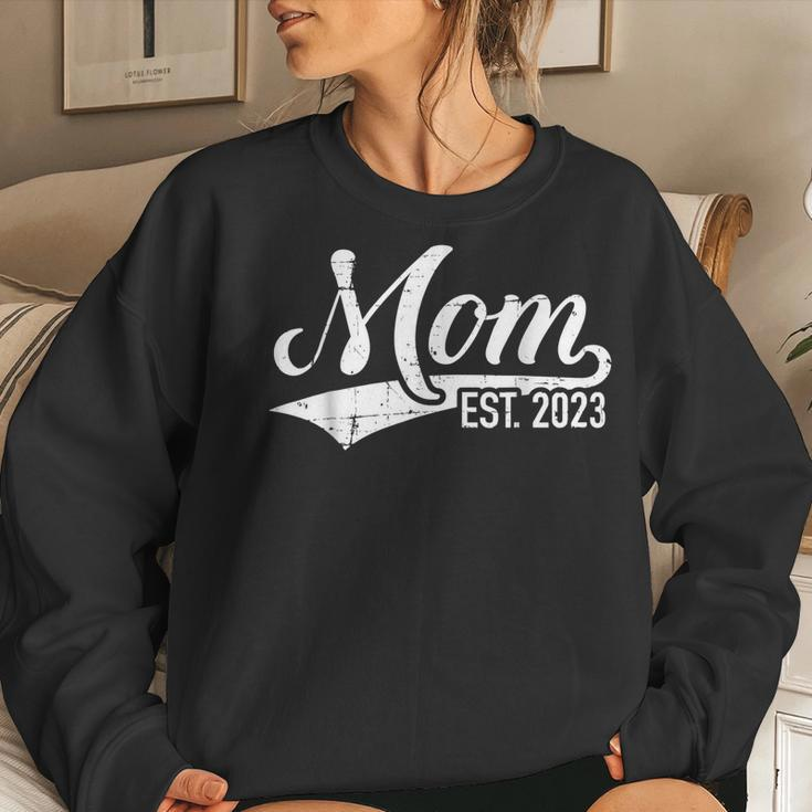 Mom Est 2023 For New Dad Soon To Be Mommy 2023 Women Sweatshirt Gifts for Her