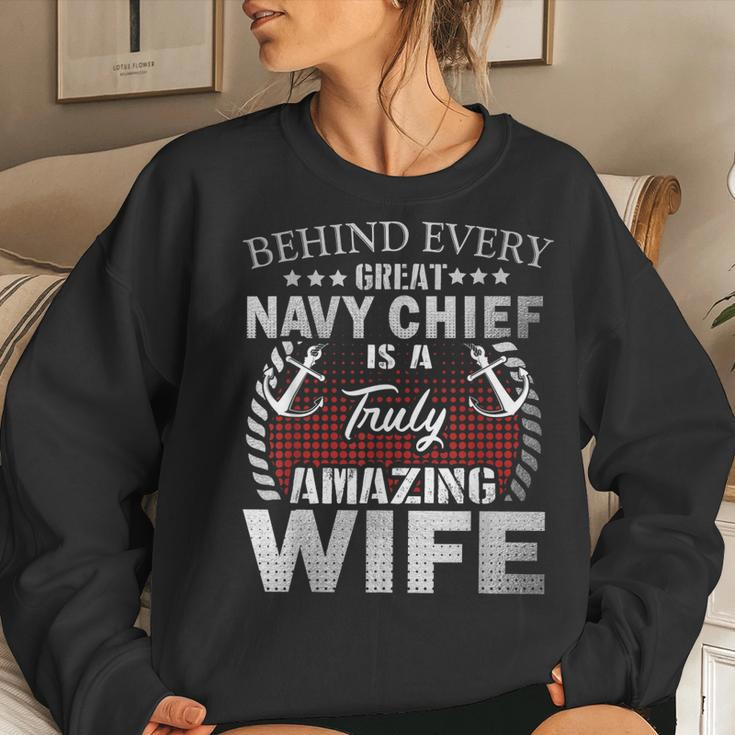 Navy Chief A Truly Amazing Wife Navy Chief Veteran Women Crewneck Graphic Sweatshirt Gifts for Her