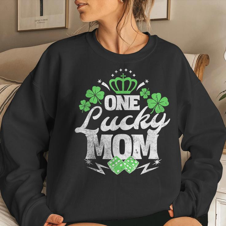 One Lucky Mom St Patricks Day Gift Vintage 70S Dice V2 Women Crewneck Graphic Sweatshirt Gifts for Her