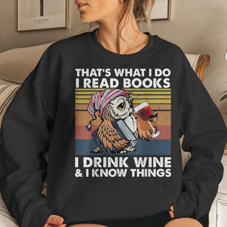 Thats What I Do I Read Books I Drink Wine & I Know Things Women Crewneck Graphic Sweatshirt Gifts for Her
