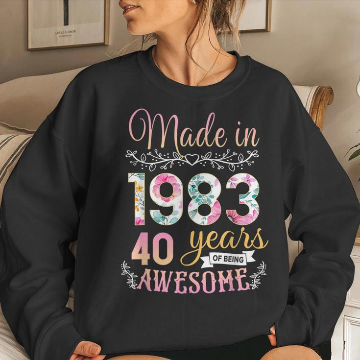 Turning 40 Birthday Decoration Women 40Th Bday 1983 Birthday Women Crewneck Graphic Sweatshirt Gifts for Her