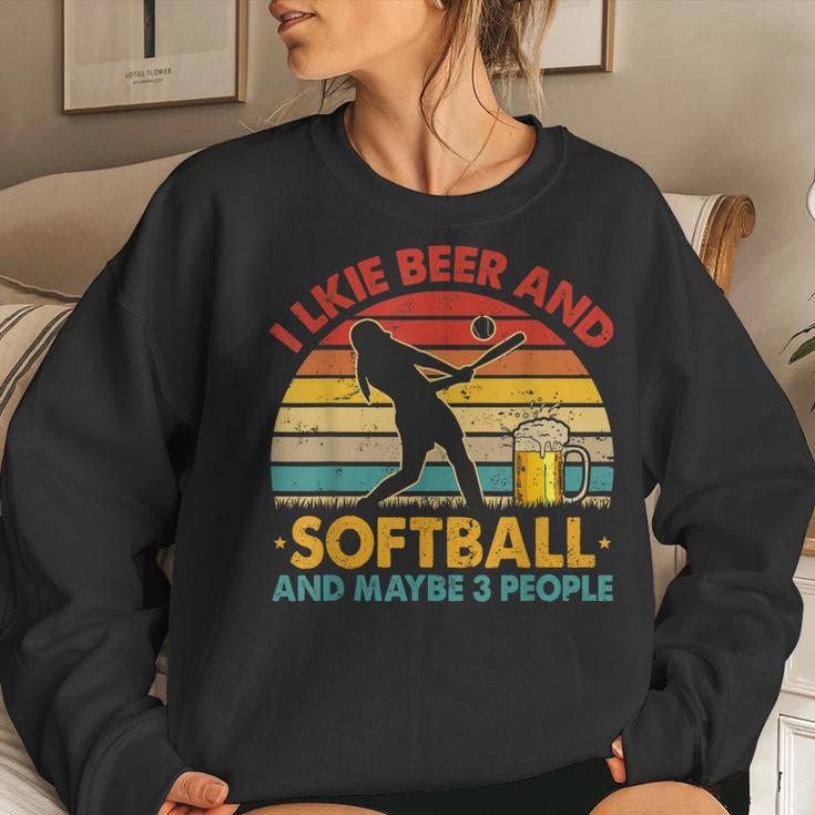 Vintage Retro I Like Beer And Softball And Maybe 3 People Women Crewneck Graphic Sweatshirt Gifts for Her