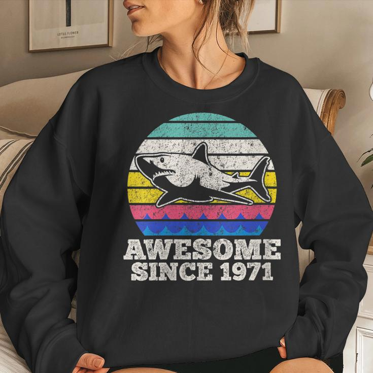Womens Awesome Since 1971 - 48Th Birthday Gift Vintage Shark Retro Women Crewneck Graphic Sweatshirt Gifts for Her