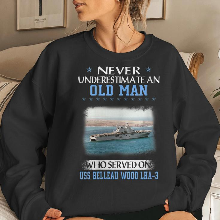 Womens Uss Belleau Wood Lha-3 Veterans Day Father Day Women Crewneck Graphic Sweatshirt Gifts for Her
