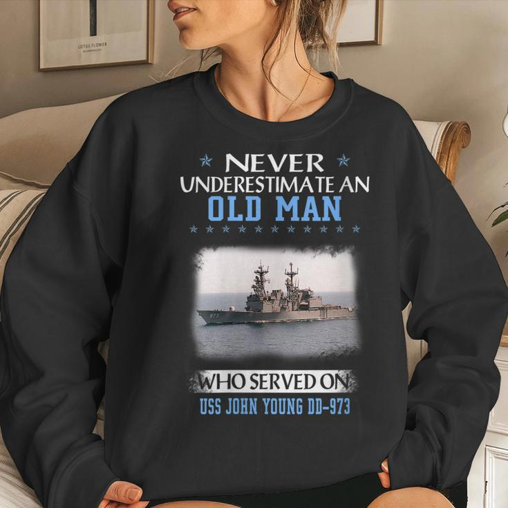 Womens Uss John Young Dd-973 Destroyer Class Veterans Father Day Women Crewneck Graphic Sweatshirt Gifts for Her