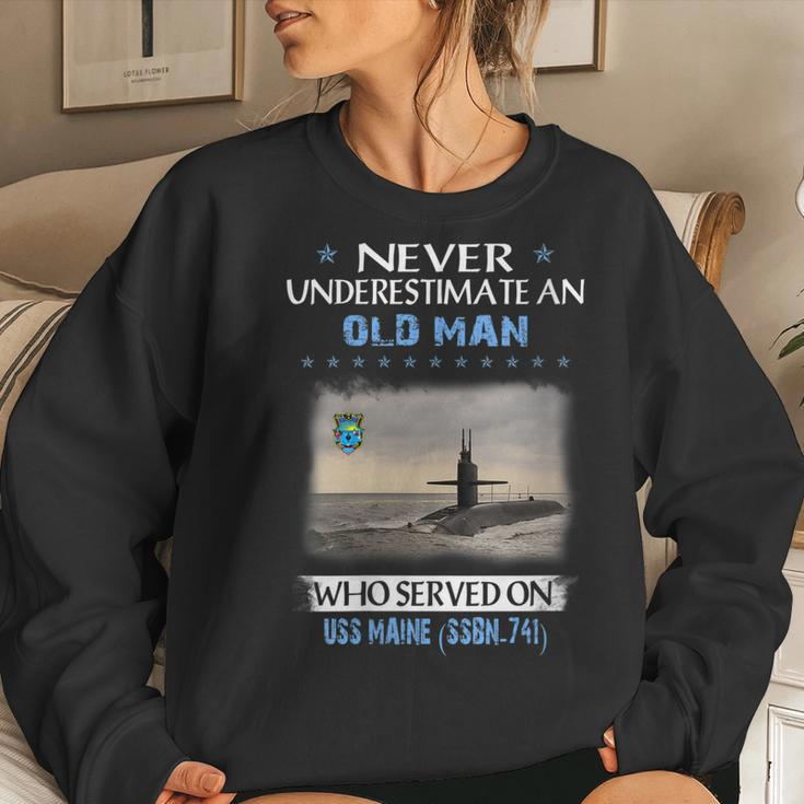 Womens Uss Maine Ssbn-741 Submarine Veterans Day Father Day Women Crewneck Graphic Sweatshirt Gifts for Her