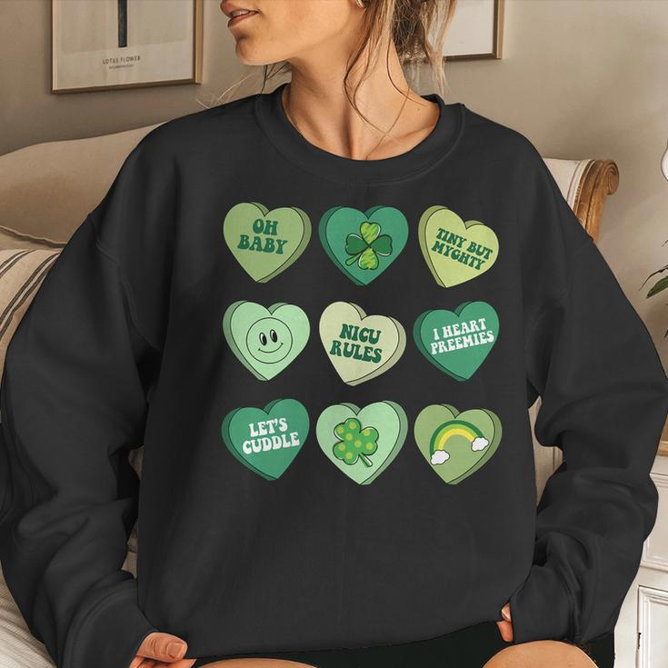 Womens Vintage Heart Candy Nicu Nurse St Patricks Day Women Crewneck Graphic Sweatshirt Gifts for Her