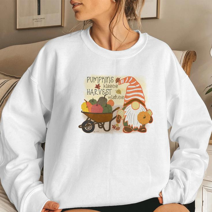 Funny Fall Gnomes Pumpkin Kisses And Harvest Wishes Women Crewneck Graphic Sweatshirt Gifts for Her