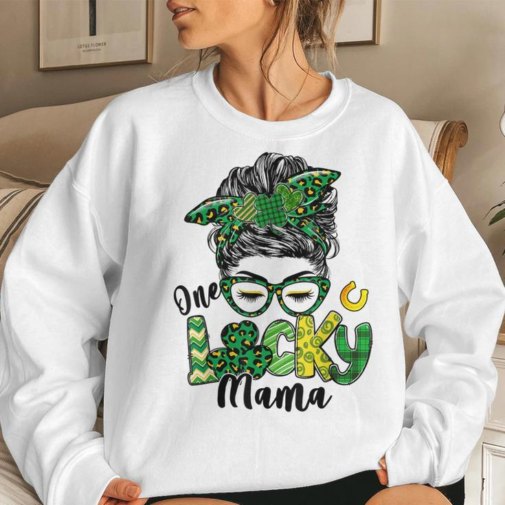 One Lucky Mama St Patricks Day Messy Bun Leopard Bandana Women Crewneck Graphic Sweatshirt Gifts for Her