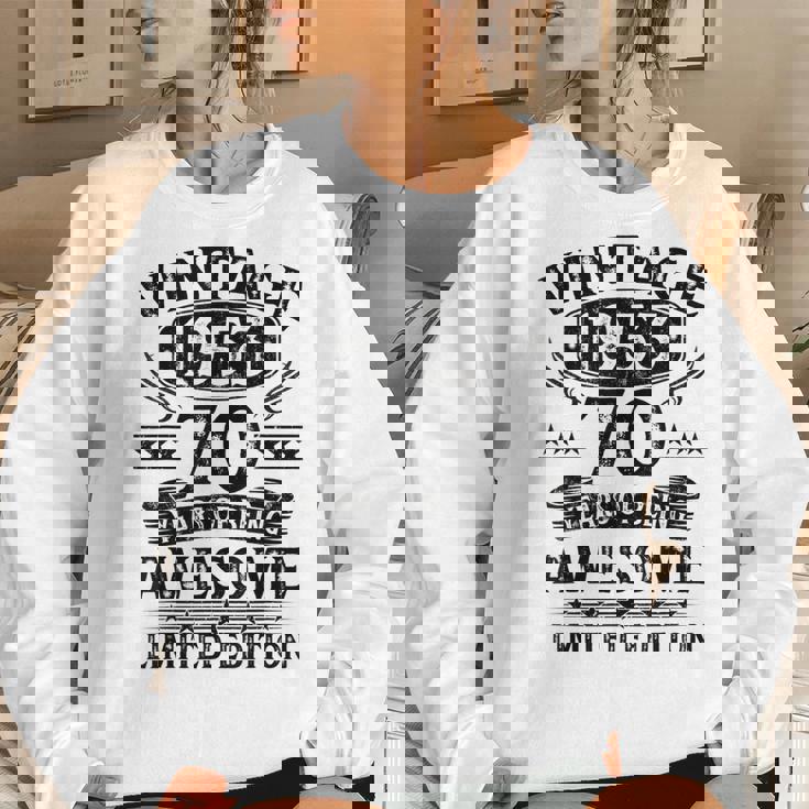 Vintage 1953 Limited Edition 70 Year Old 70Th Birthday Women Sweatshirt Gifts for Her