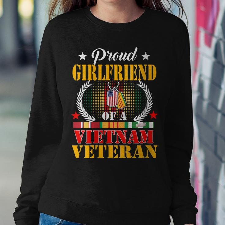 Womens Proud Girlfriend Of A Vietnam Veteran Vintage Womens Women Crewneck Graphic Sweatshirt Funny Gifts