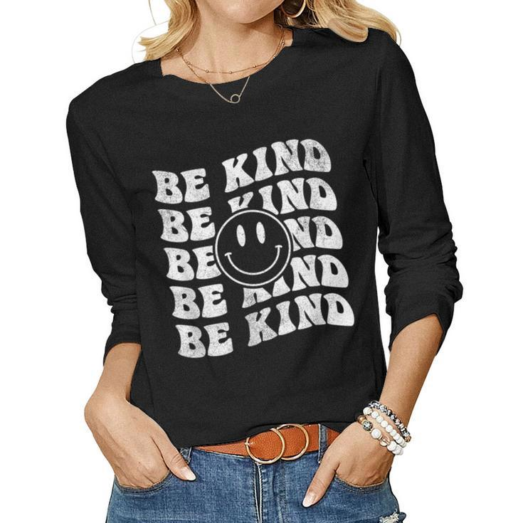 Be Kind Retro Happy Face – Vintage Positivity Women Long Sleeve T-shirt