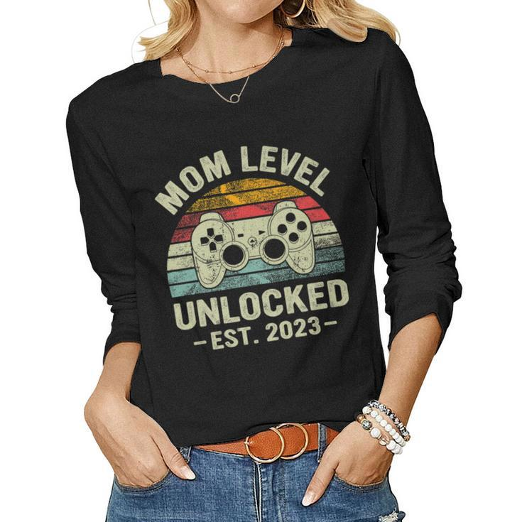 Retro Mom Level Unlocked Est 2023 - Funny New Mom   Women Graphic Long Sleeve T-shirt
