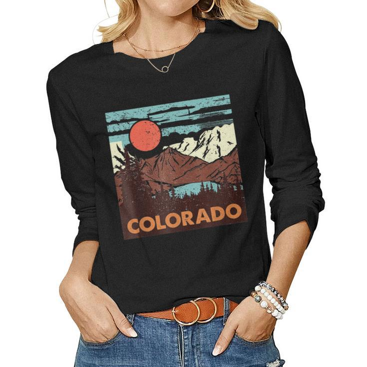 Vintage Colorado Rocky Mountains Boho Colorado Travel Hiking Women Long Sleeve T-shirt
