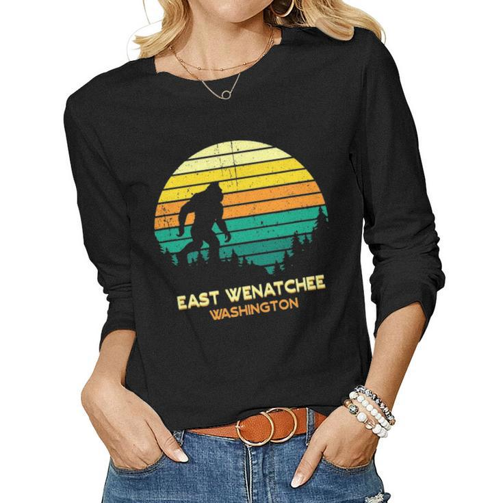 Womens Retro East Wenatchee Washington Big Foot Souvenir Women Graphic Long Sleeve T-shirt