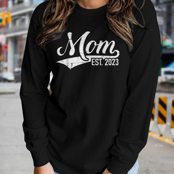 Mom Est 2023 For New Dad Soon To Be Mommy 2023 Women Long Sleeve T-shirt Gifts for Her