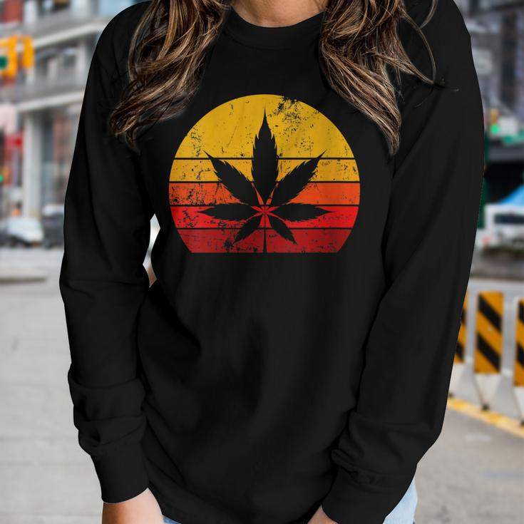 Womens Sun Vintage Marijuana Weed Cannabis Leaf Retro Doobies Cool Women Long Sleeve T-shirt Gifts for Her
