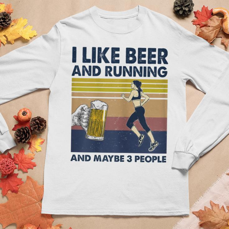 I Like Beer And Running And Maybe 3 People Retro Vintage Gift For Womens Women Graphic Long Sleeve T-shirt Funny Gifts