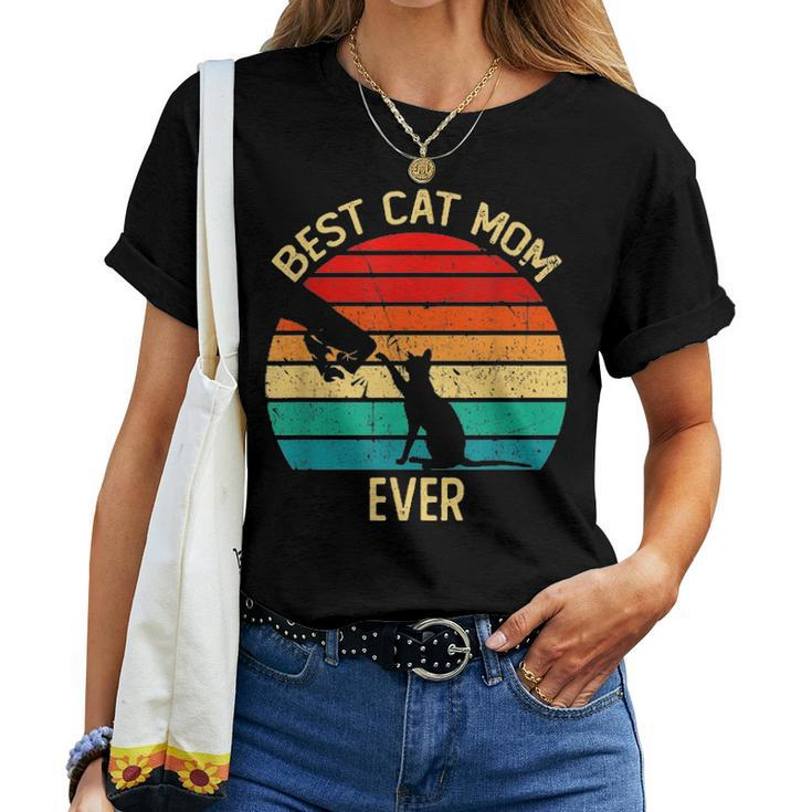 Best Cat Mom Ever Retro Vintage Gift Paw Fist Bump Funny Women T-shirt