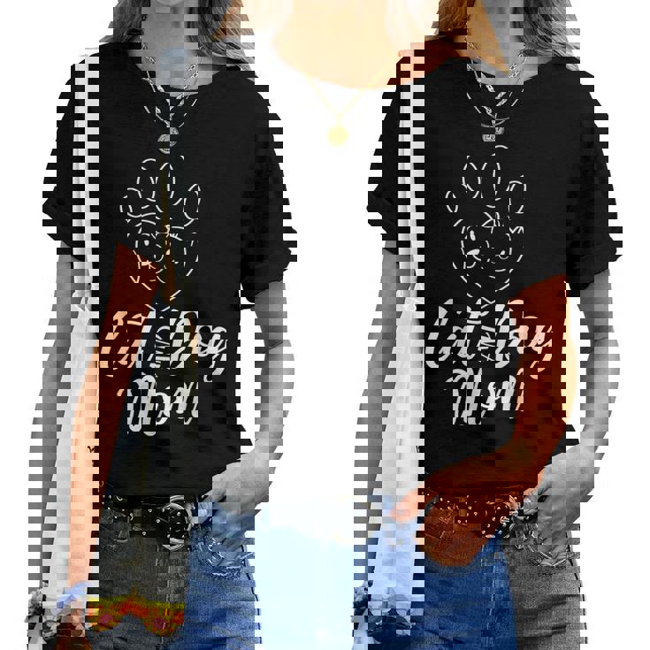 Cat And Dog Mom Dogs Cats Lover Mother Mommy Mama Mothers Women T-shirt