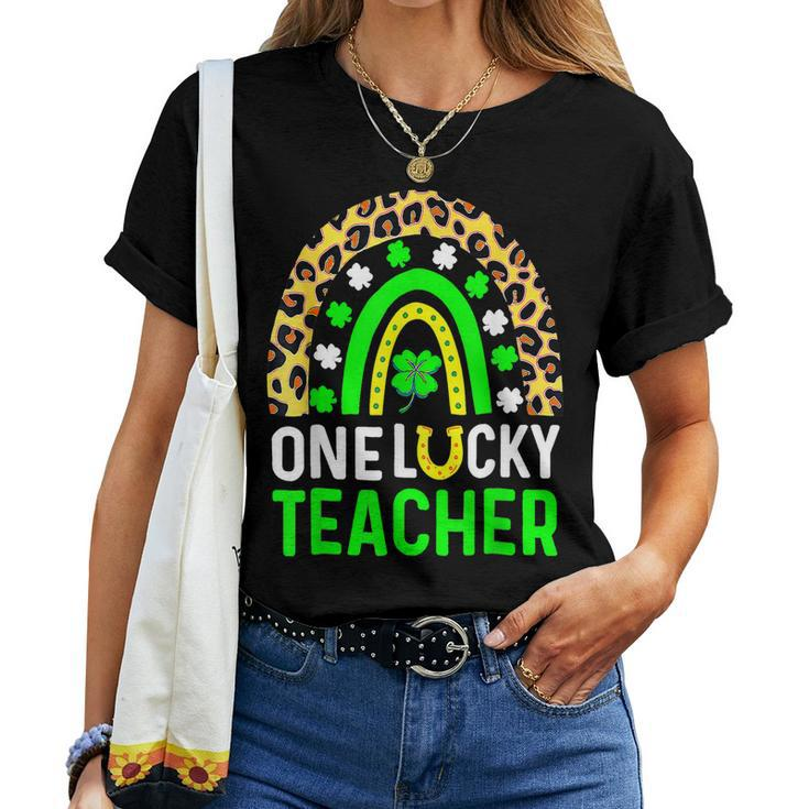 Leopard Shamrock One Lucky Teacher St Patricks Day 2023 Women T-shirt