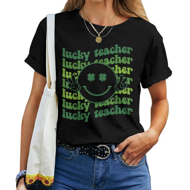 Lucky Teacher Retro Groovy Saint Patricks Day Irish Women T-shirt