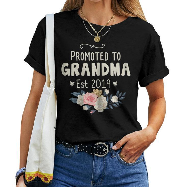 Womens Promoted To Grandma Est 2019 New Grandma Women T-shirt