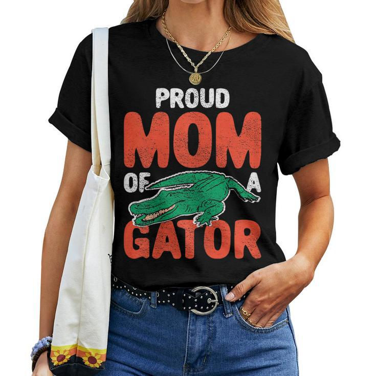 Proud Gator Mom Crocodile Costume Alligator Women T-shirt